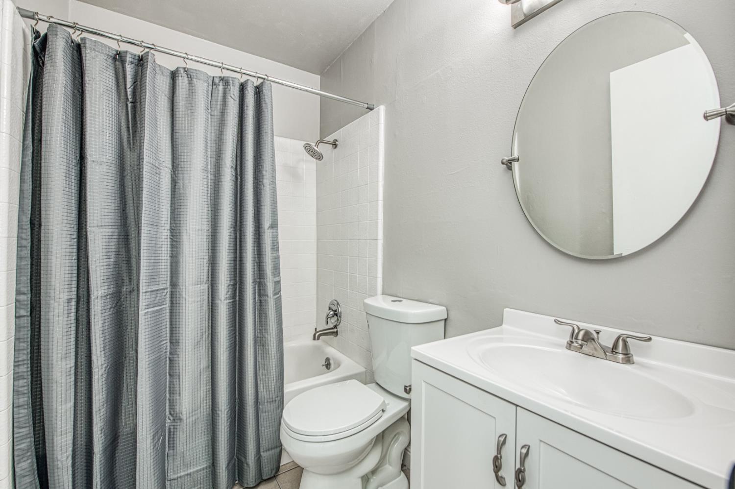 2819 W Fairmont #102, Fresno, CA 93705