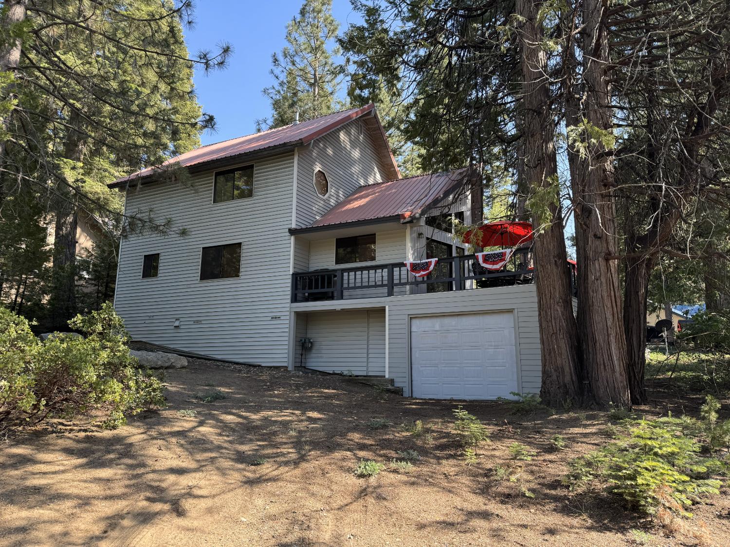 41031 Windwood Rd, Shaver Lake, CA 93664