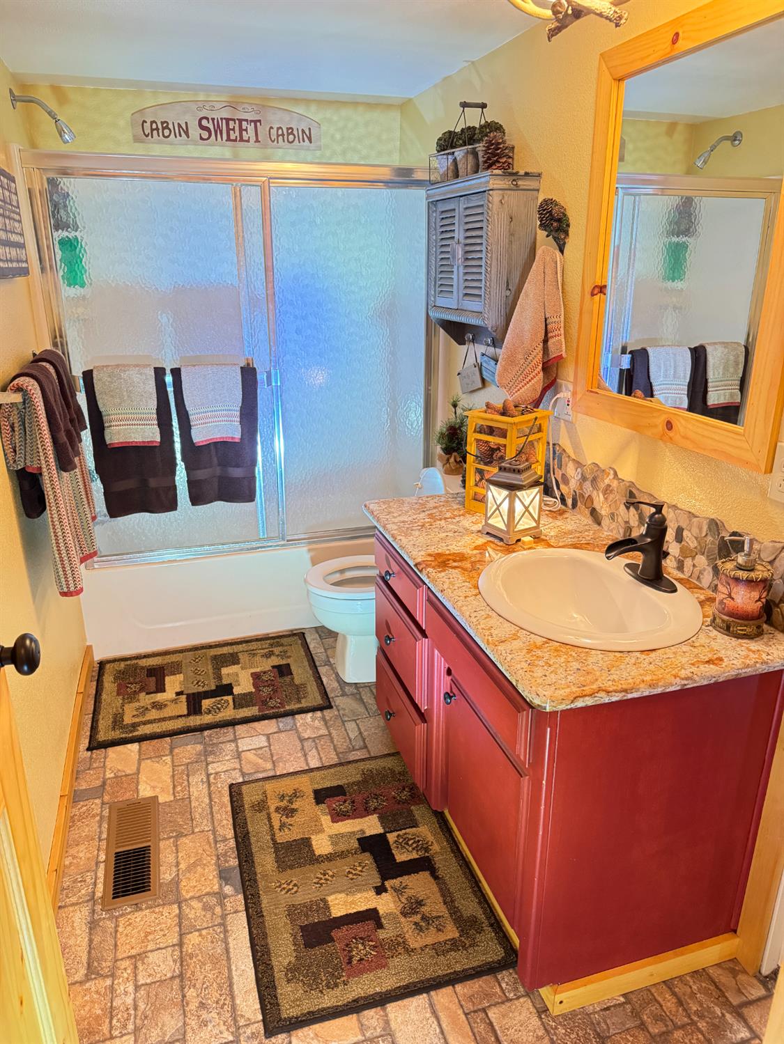 41031 Windwood Rd, Shaver Lake, CA 93664