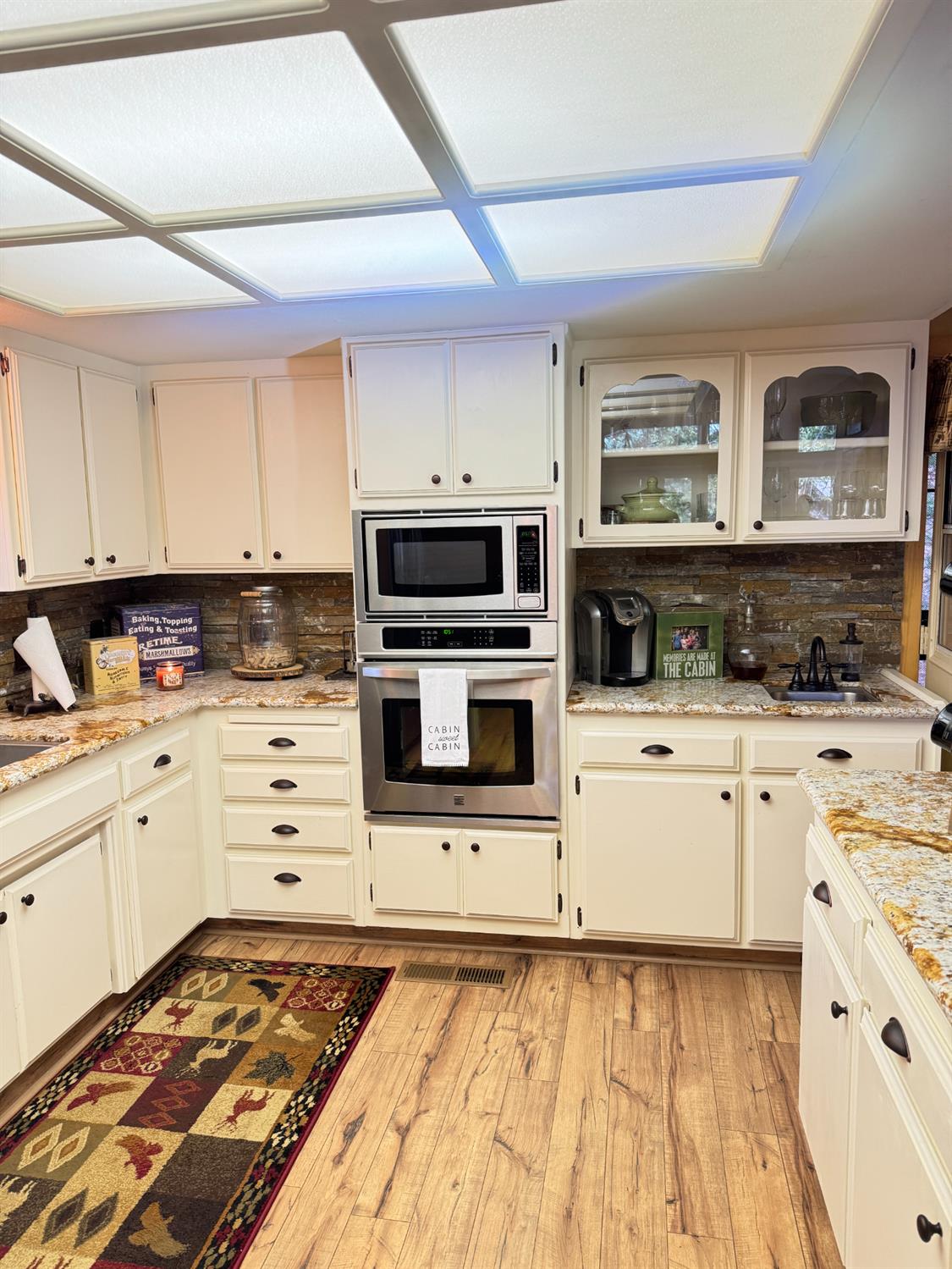 41031 Windwood Rd, Shaver Lake, CA 93664