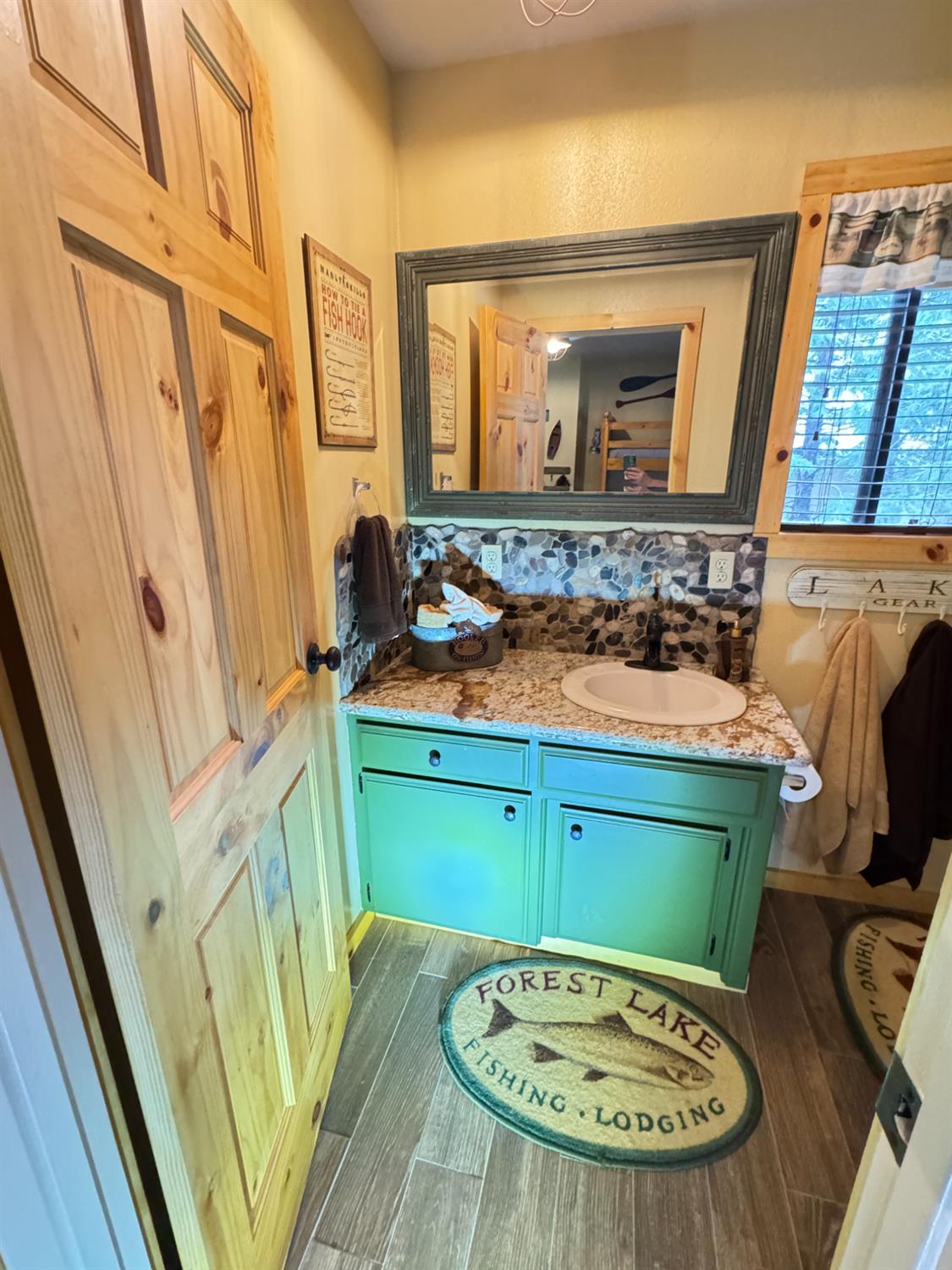 41031 Windwood Rd, Shaver Lake, CA 93664