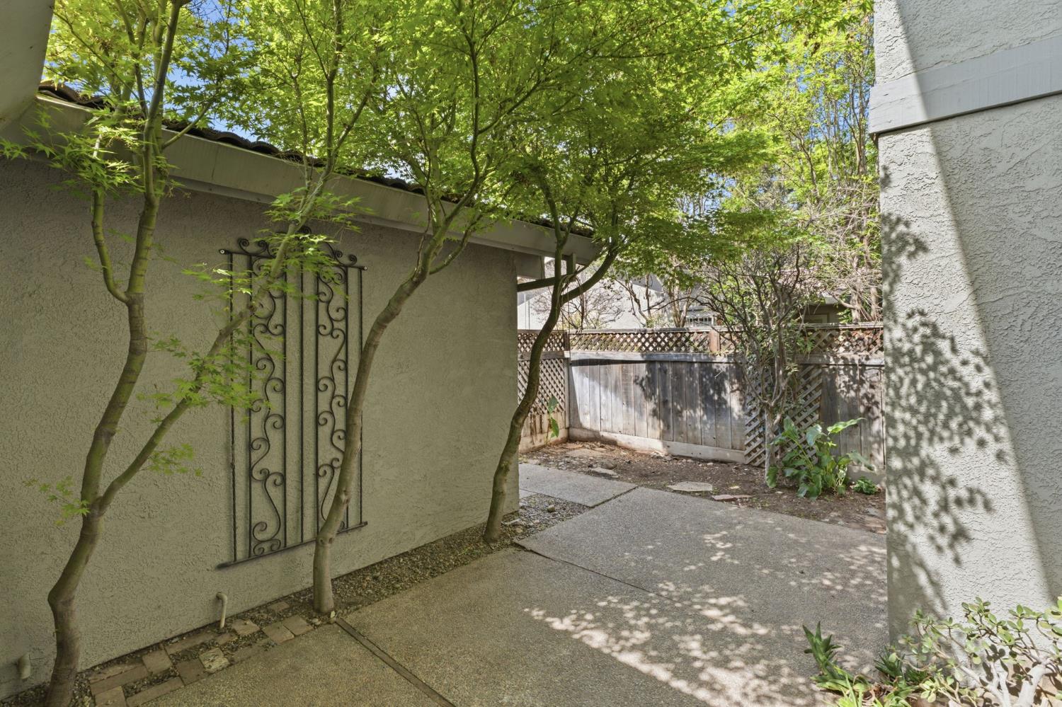 7091 N Teilman Ave #102, Fresno, CA 93711