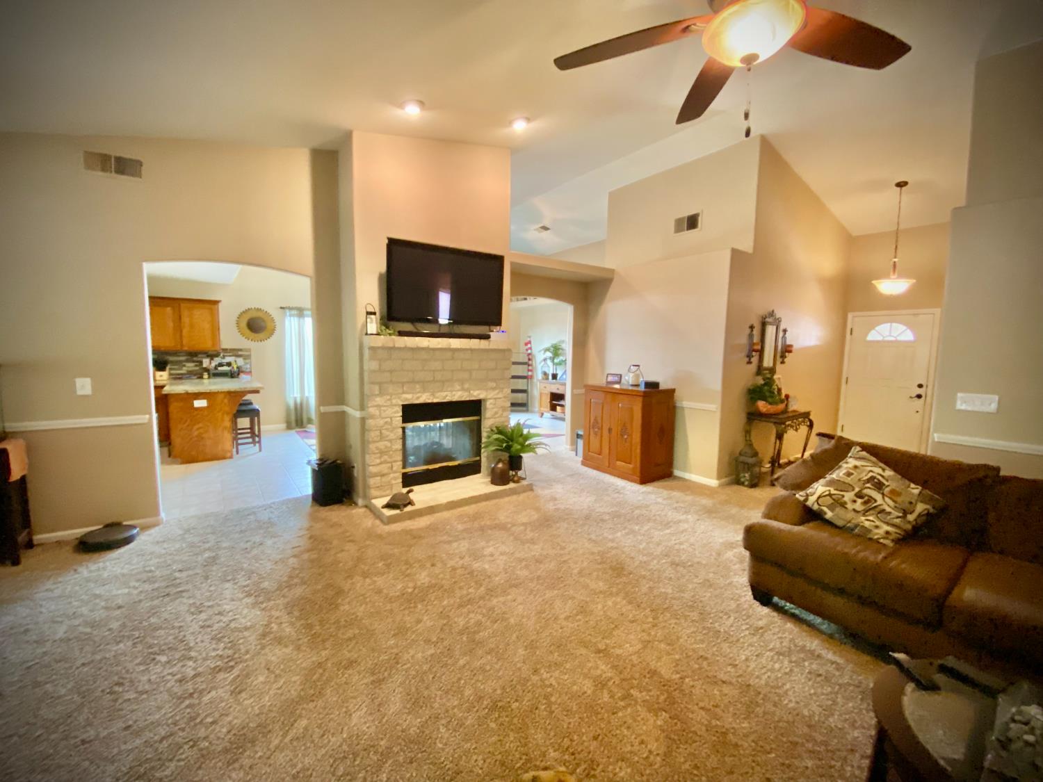 6651 N Delbert, Fresno, CA 93722