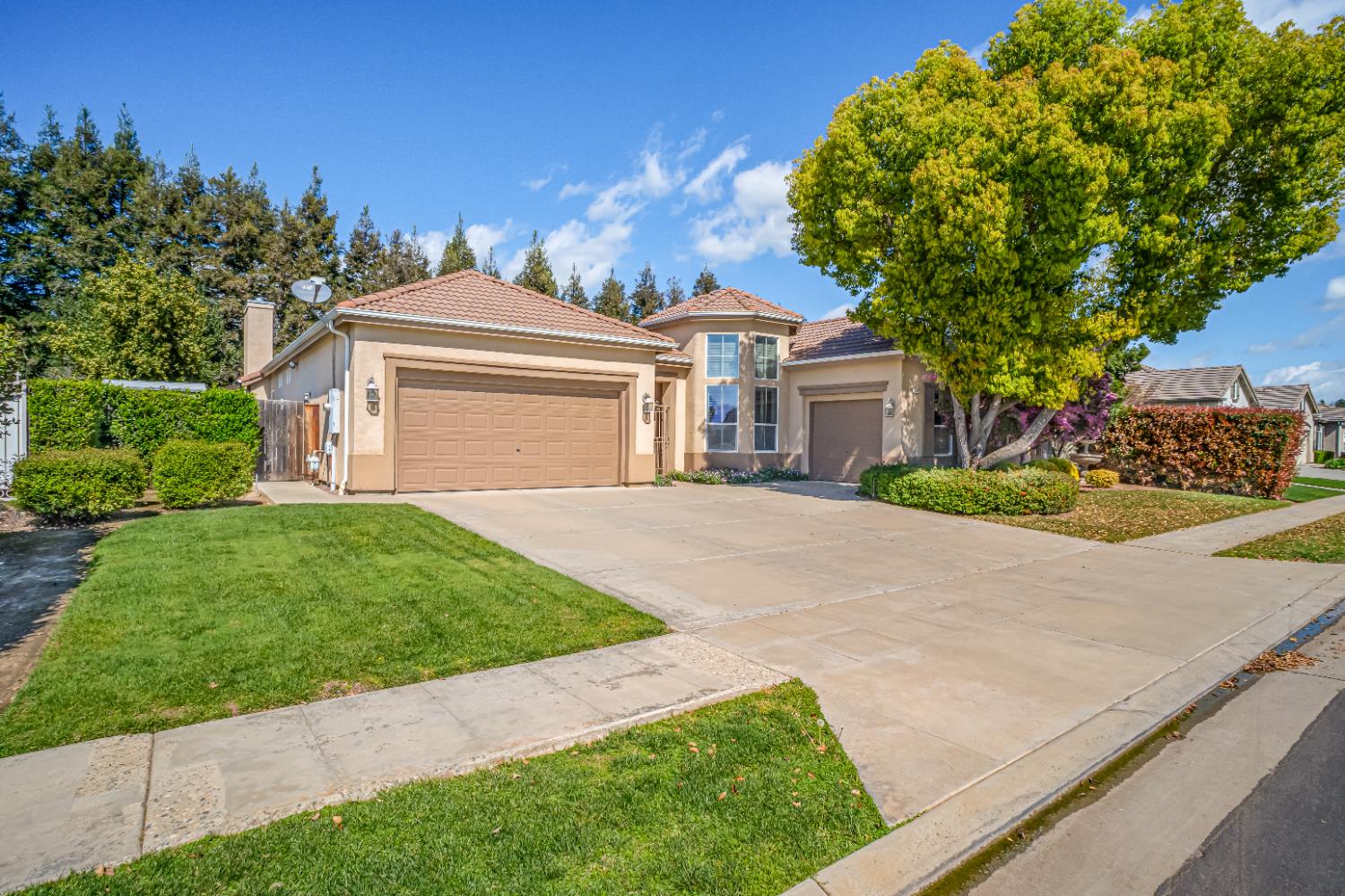 2643 Quincy Ave, Clovis, CA 93619