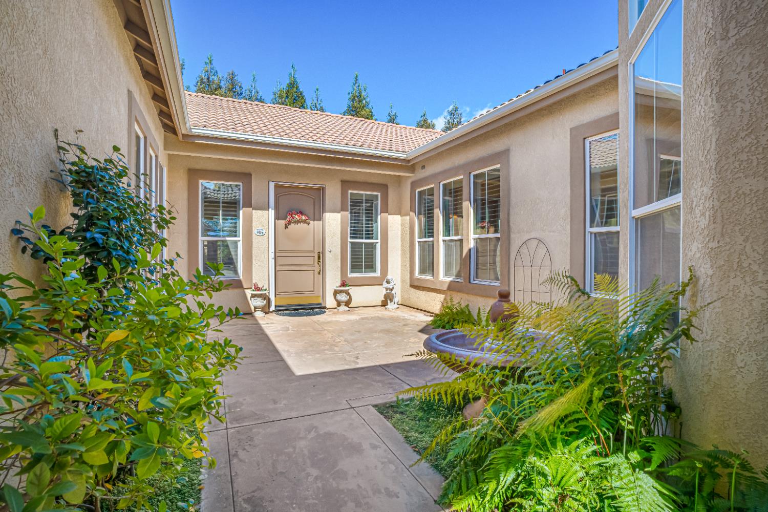 2643 Quincy Ave, Clovis, CA 93619