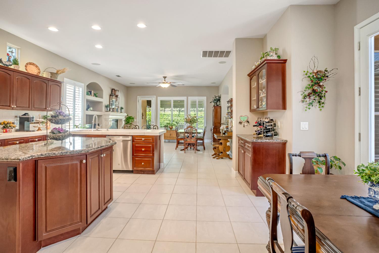 2643 Quincy Ave, Clovis, CA 93619