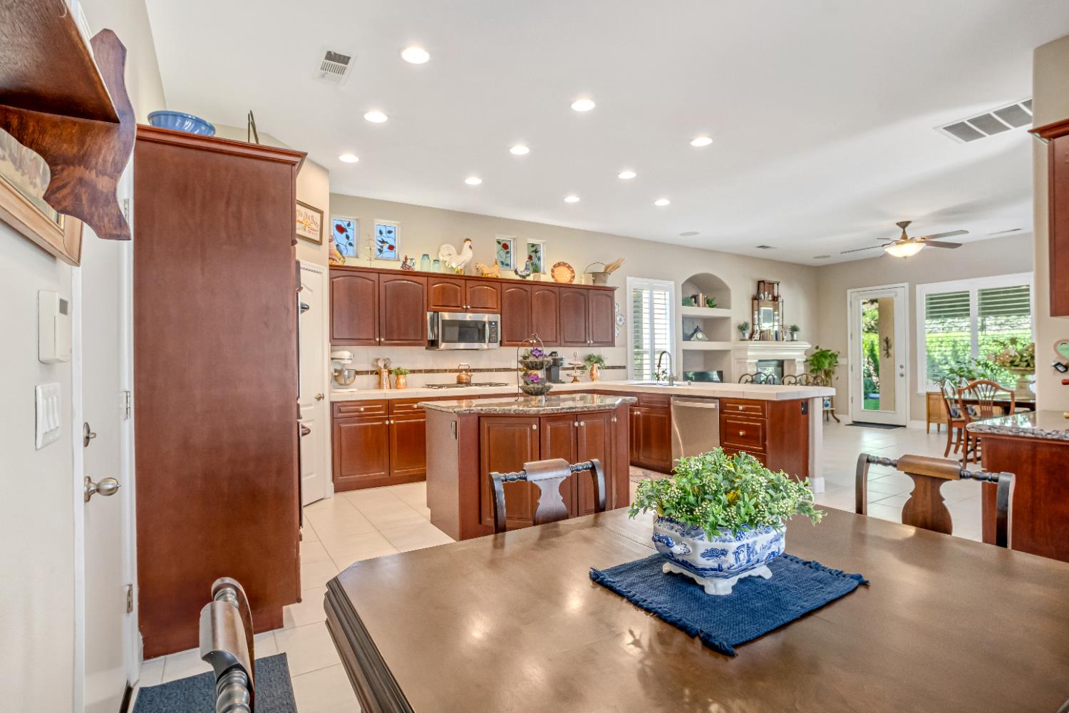 2643 Quincy Ave, Clovis, CA 93619