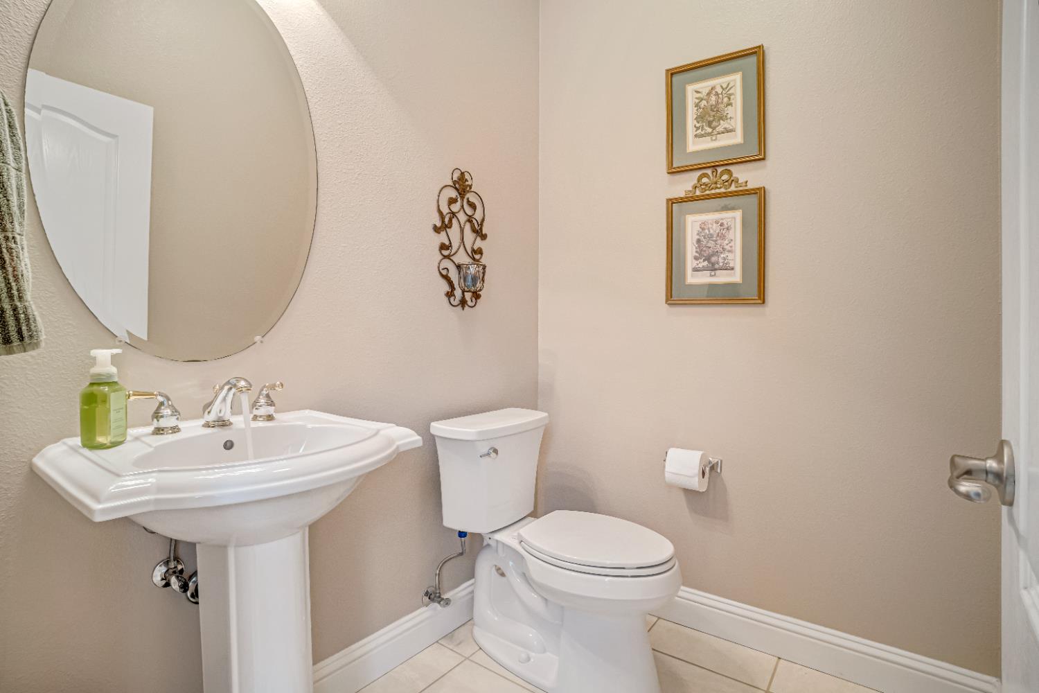 2643 Quincy Ave, Clovis, CA 93619