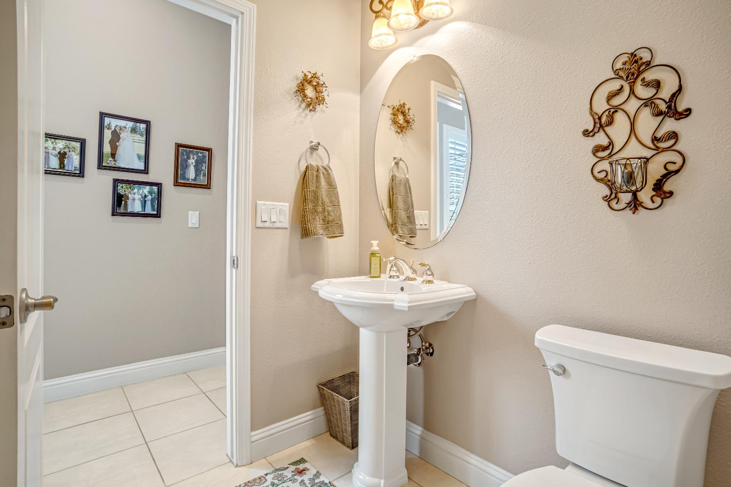 2643 Quincy Ave, Clovis, CA 93619