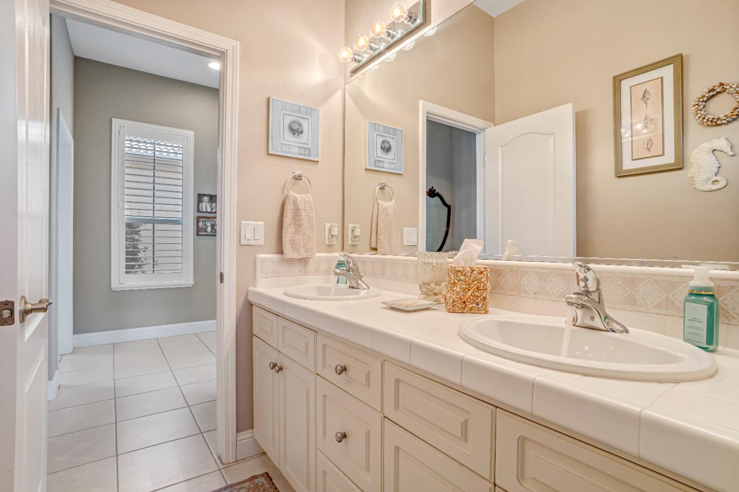 2643 Quincy Ave, Clovis, CA 93619