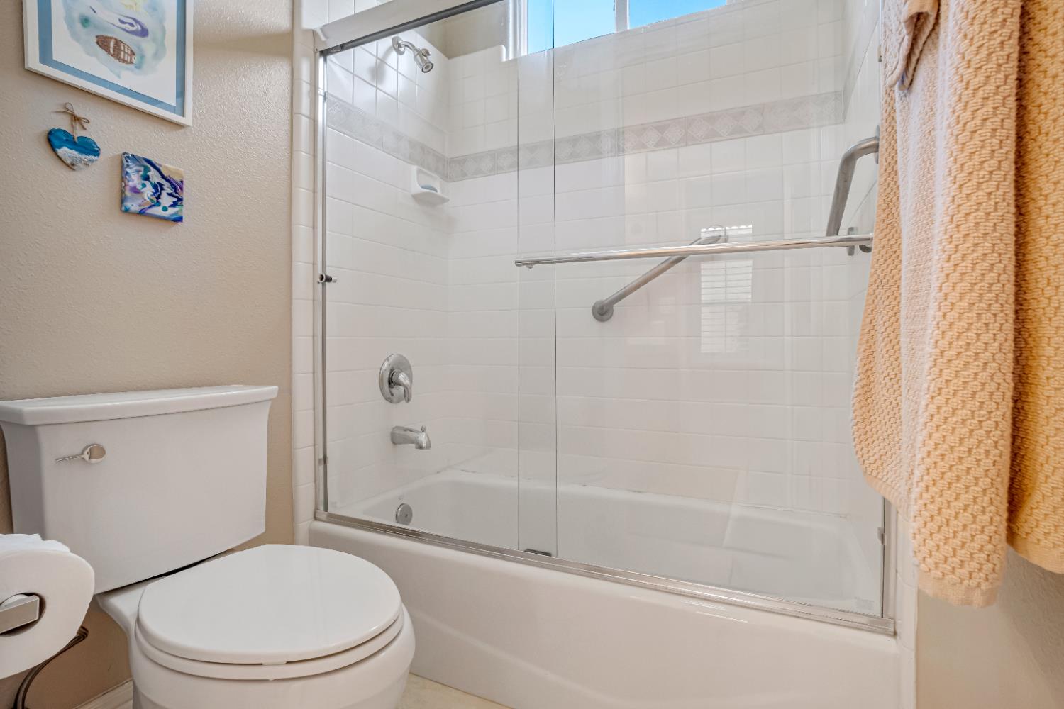 2643 Quincy Ave, Clovis, CA 93619