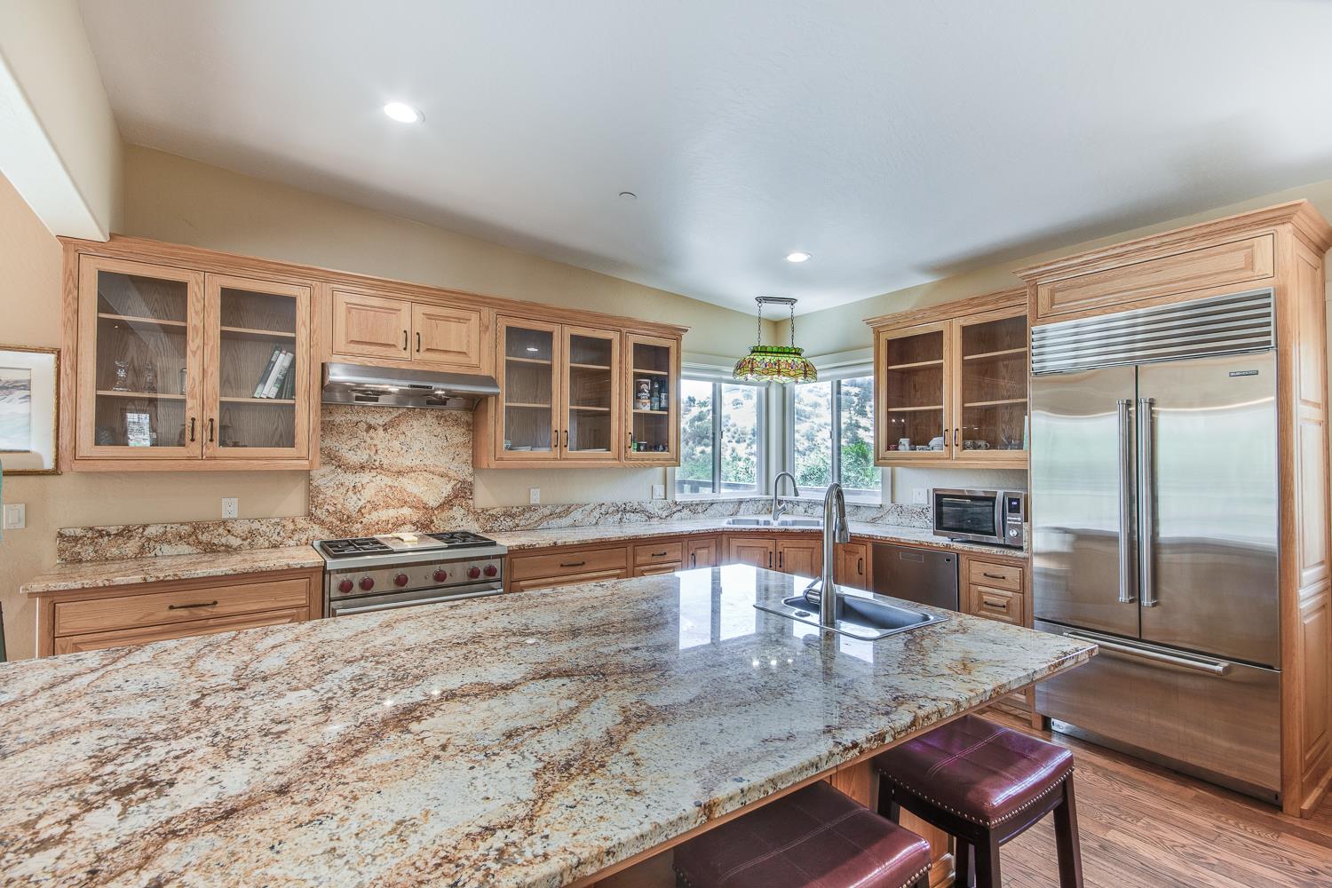 7042 Palomino Dr, Sanger, CA 93657