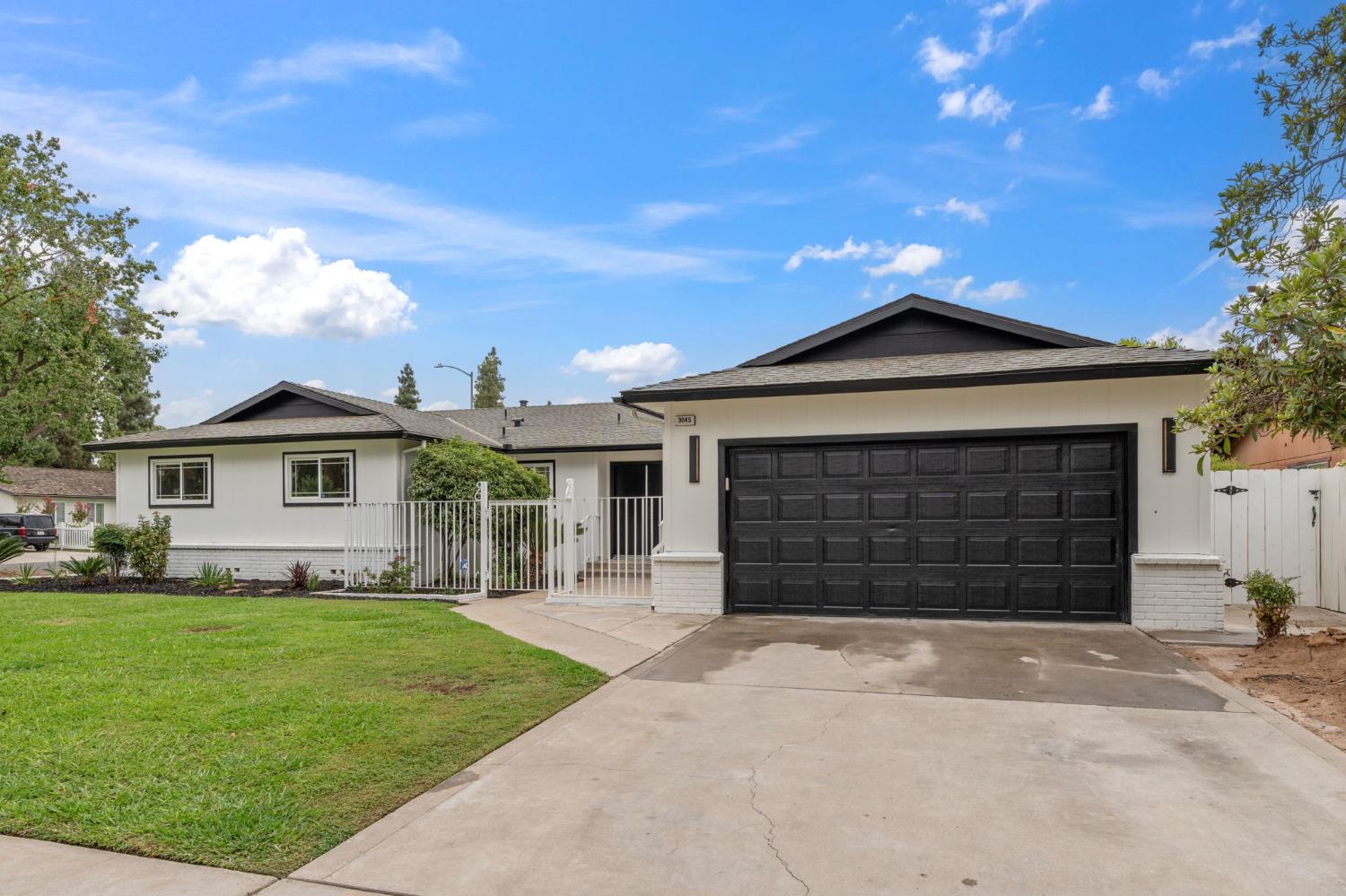 3045 W Celeste Ave, Fresno, CA 93711