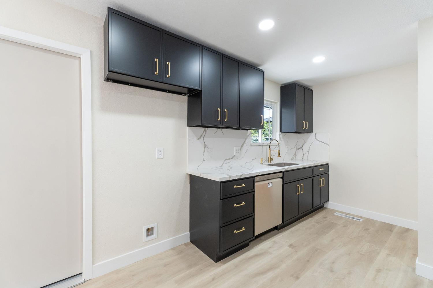 3045 W Celeste Ave, Fresno, CA 93711