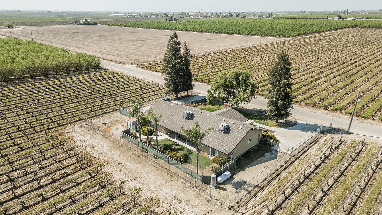 5290 N Bishop Ave, Fresno, CA 93723