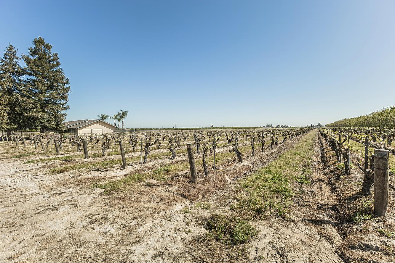 5290 N Bishop Ave, Fresno, CA 93723