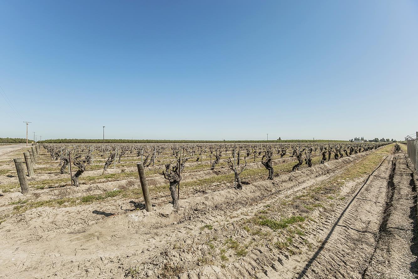 5290 N Bishop Ave, Fresno, CA 93723