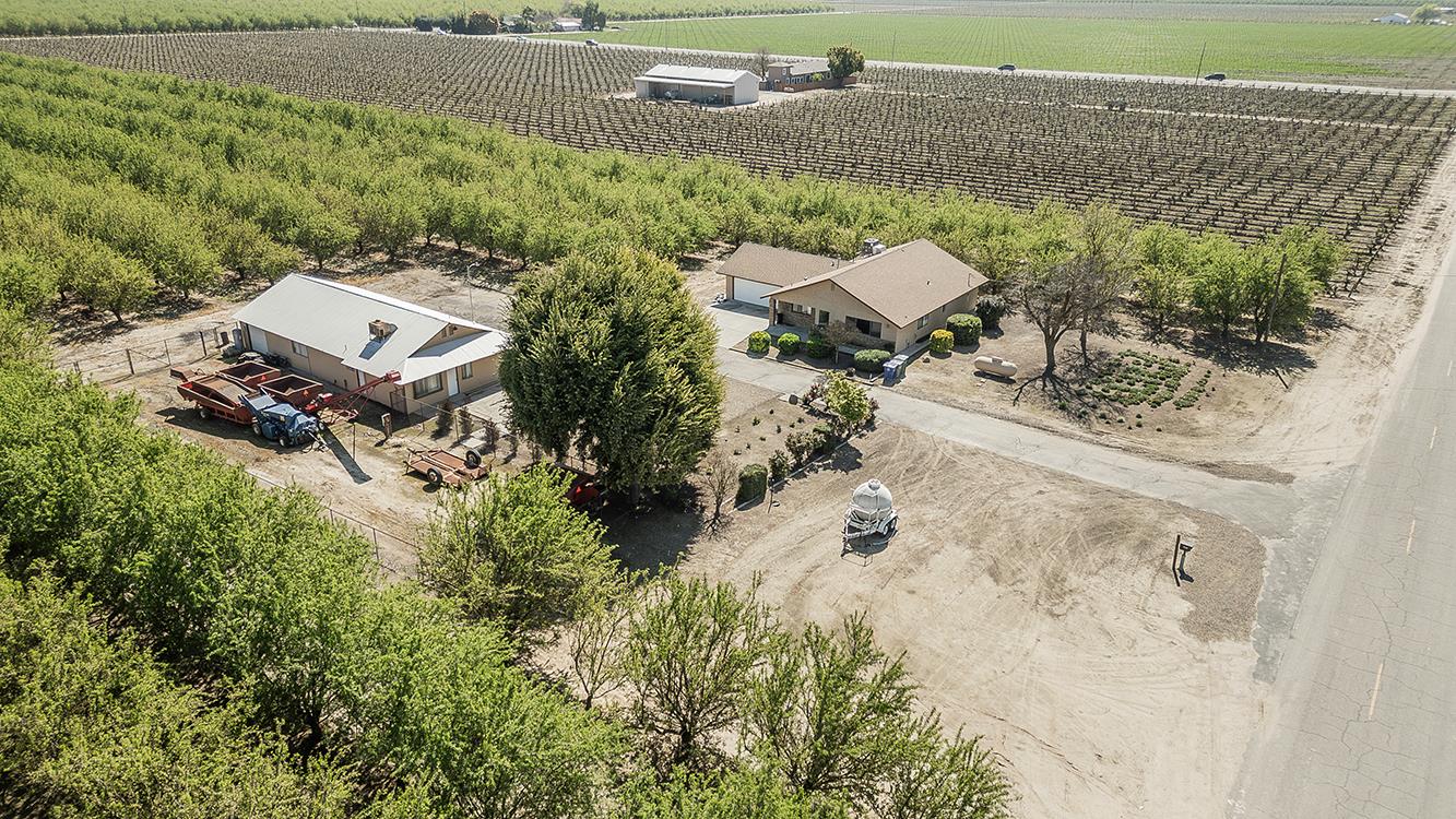 5290 N Bishop Ave, Fresno, CA 93723