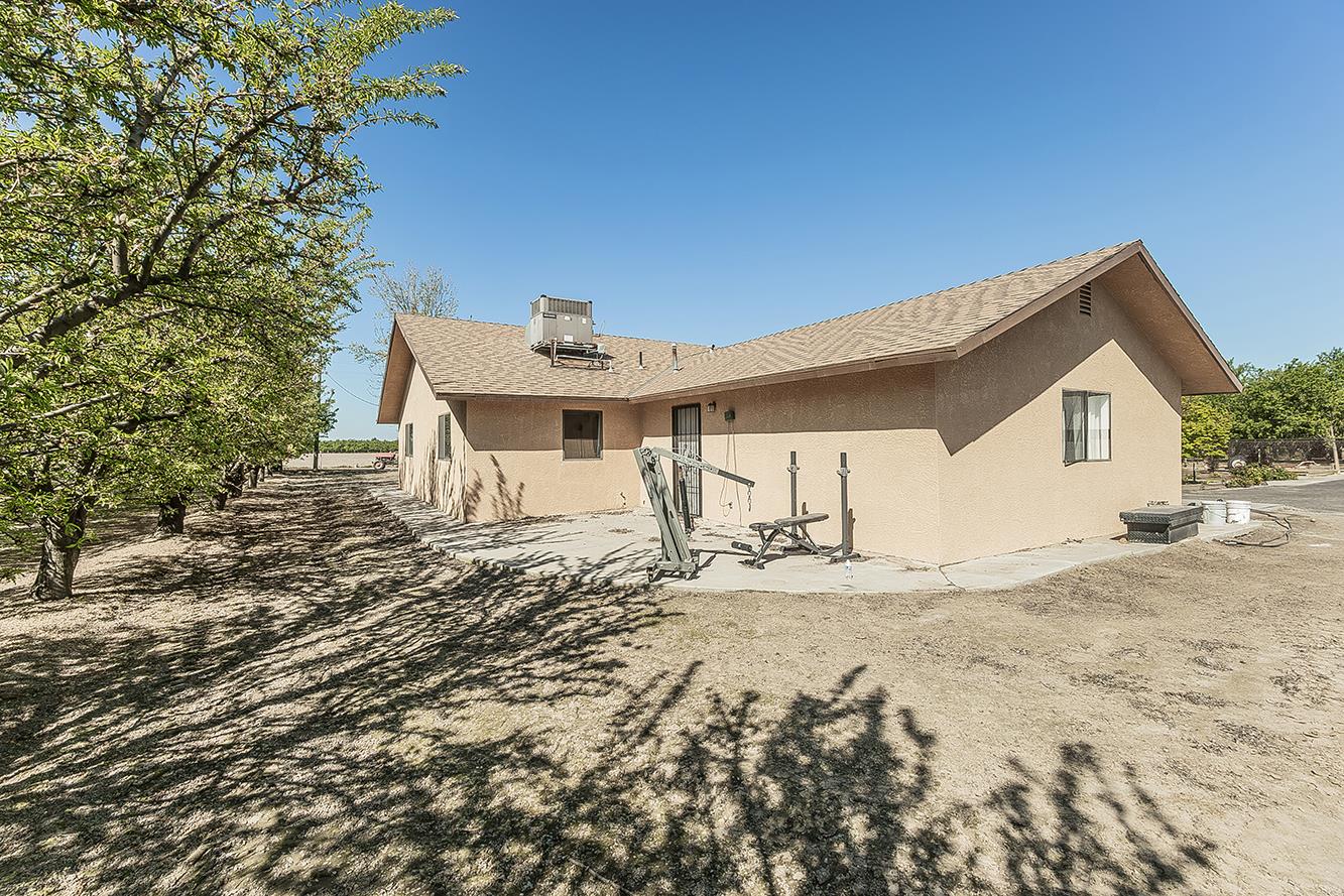 5290 N Bishop Ave, Fresno, CA 93723