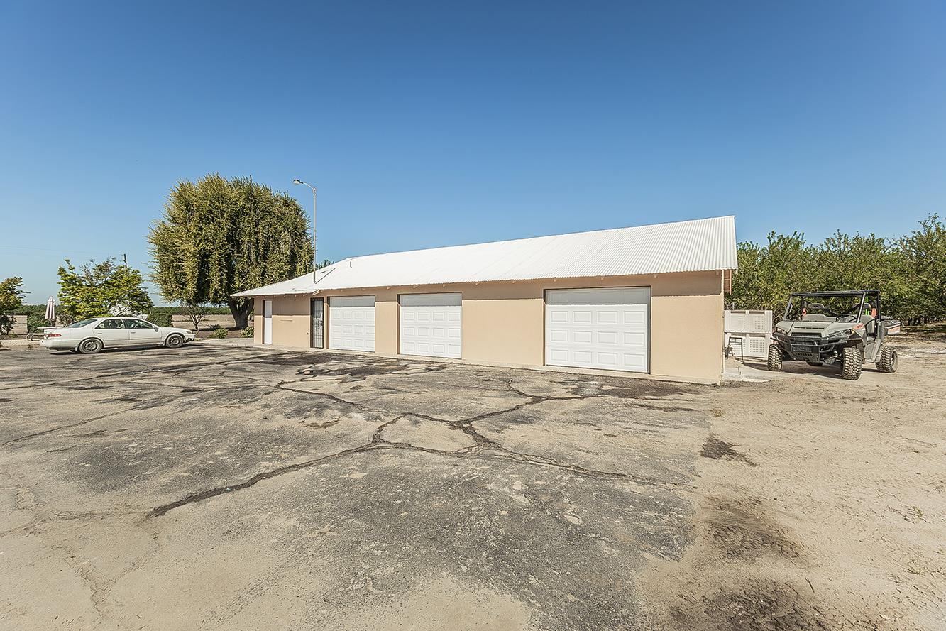 5290 N Bishop Ave, Fresno, CA 93723