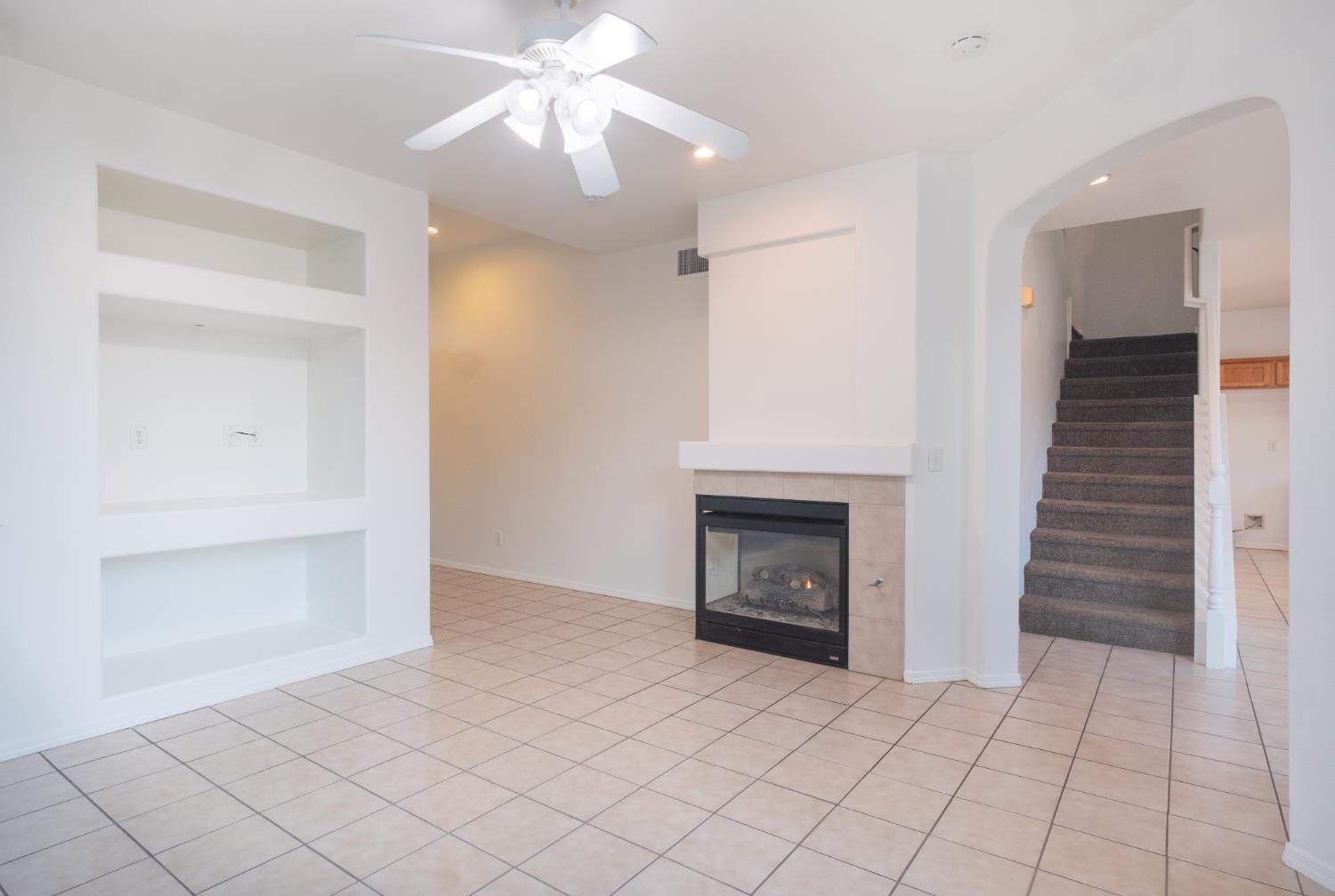 757 W Siena Ln, Clovis, CA 93619