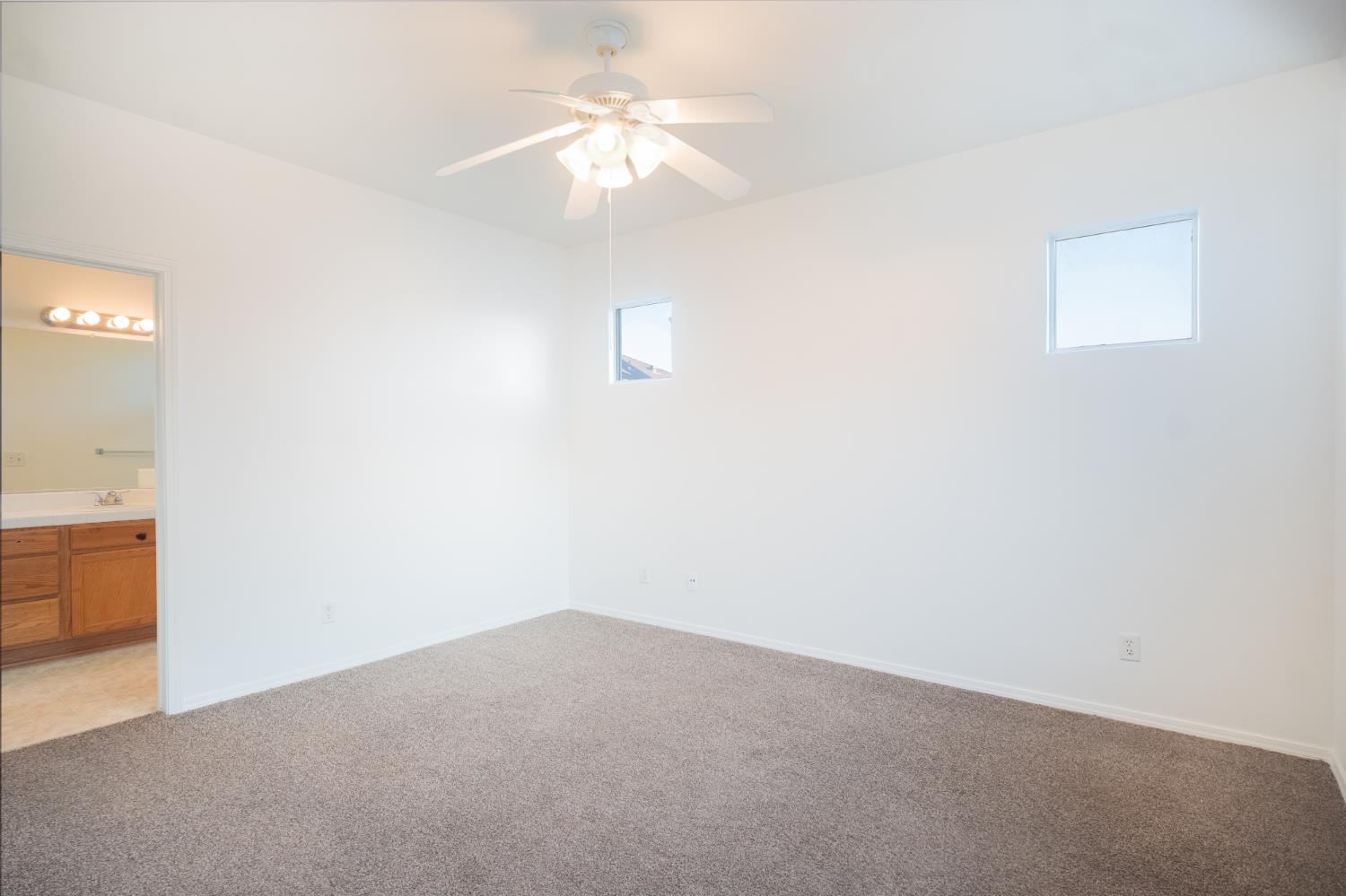 757 W Siena Ln, Clovis, CA 93619