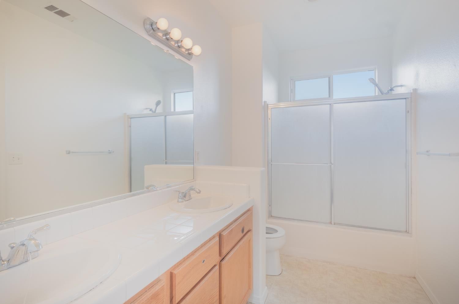 757 W Siena Ln, Clovis, CA 93619