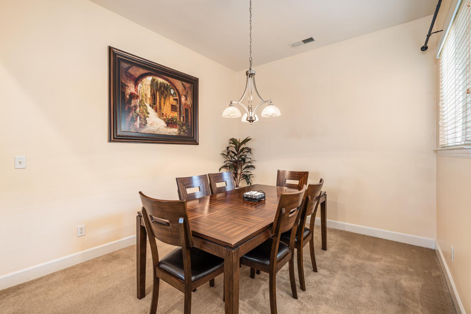 6265 W Menlo Ave, Fresno, CA 93722