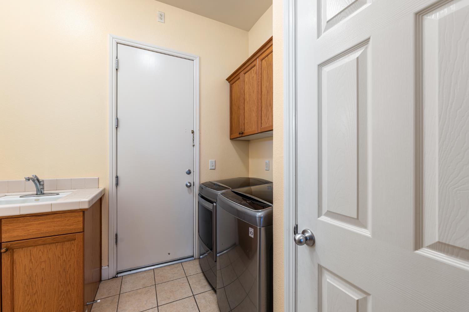 6265 W Menlo Ave, Fresno, CA 93722