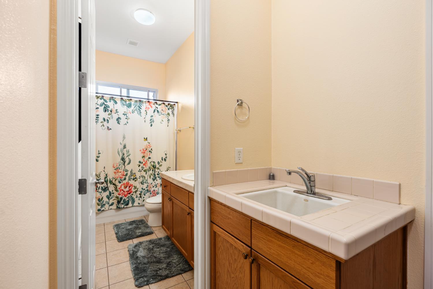 6265 W Menlo Ave, Fresno, CA 93722