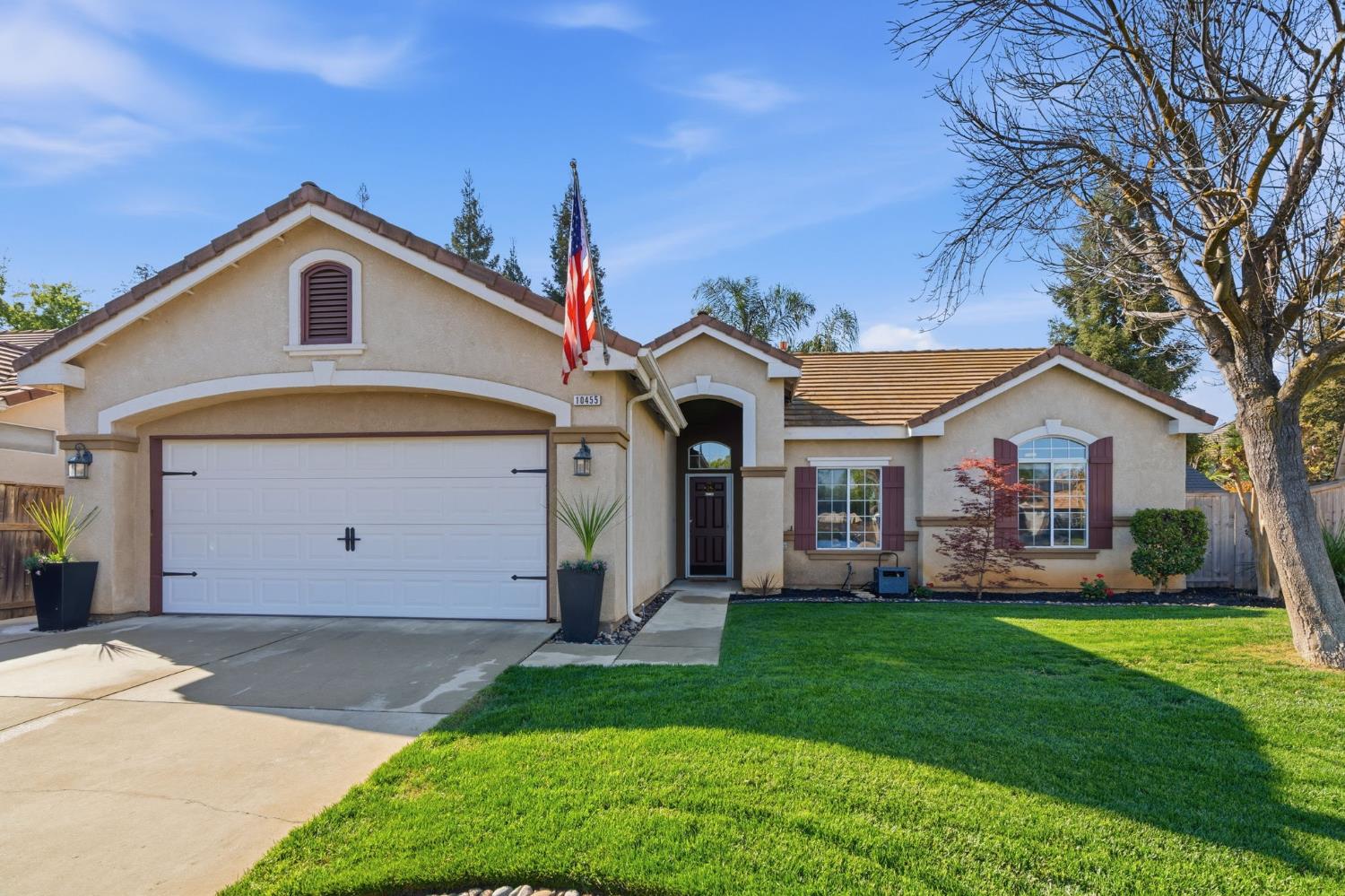 10455 E Greenbury Way, Clovis, CA 93619