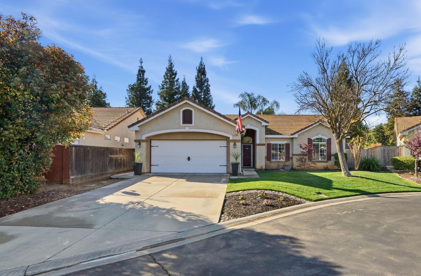 10455 E Greenbury Way, Clovis, CA 93619