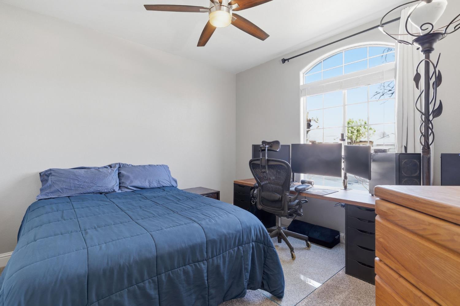 10455 E Greenbury Way, Clovis, CA 93619