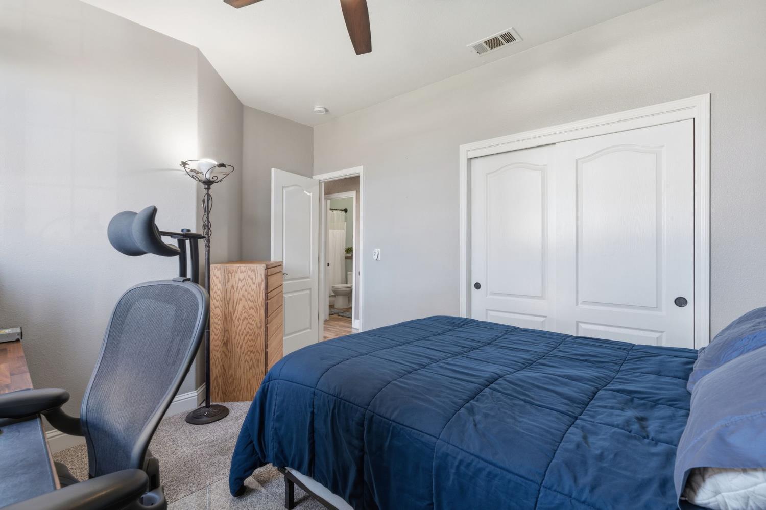 10455 E Greenbury Way, Clovis, CA 93619