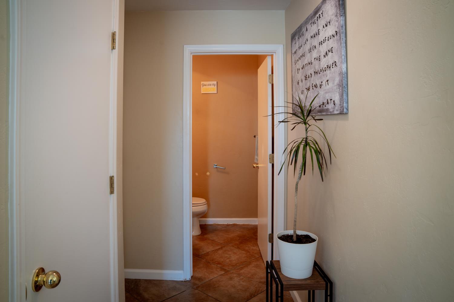 5441 W pine Ave, Fresno, CA 93722