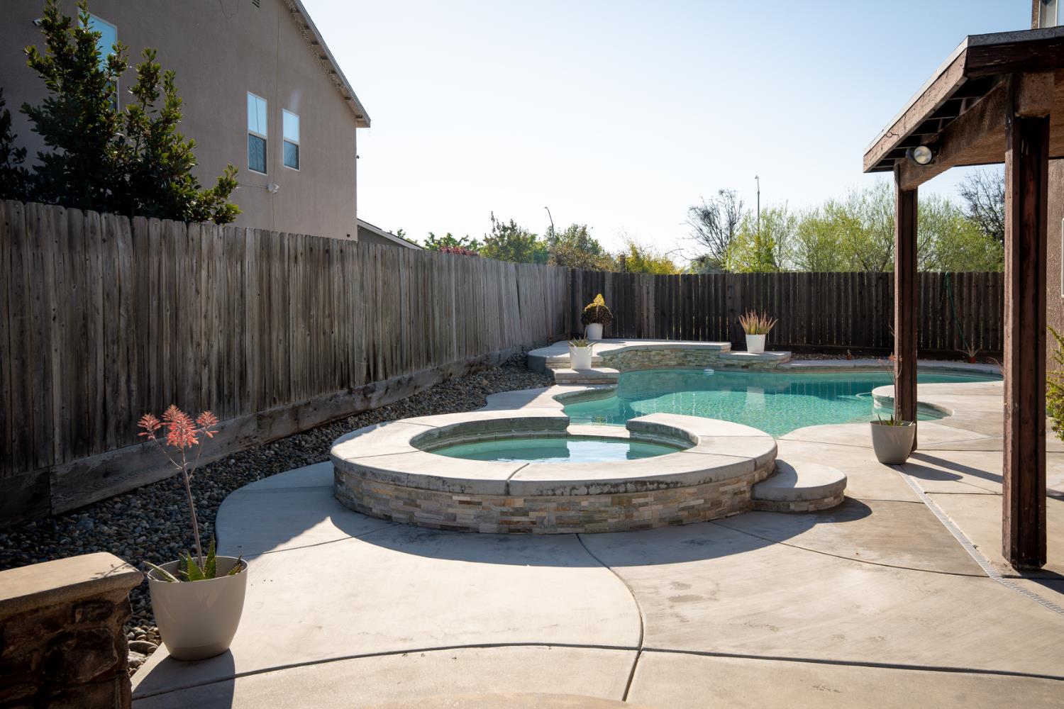 5441 W pine Ave, Fresno, CA 93722