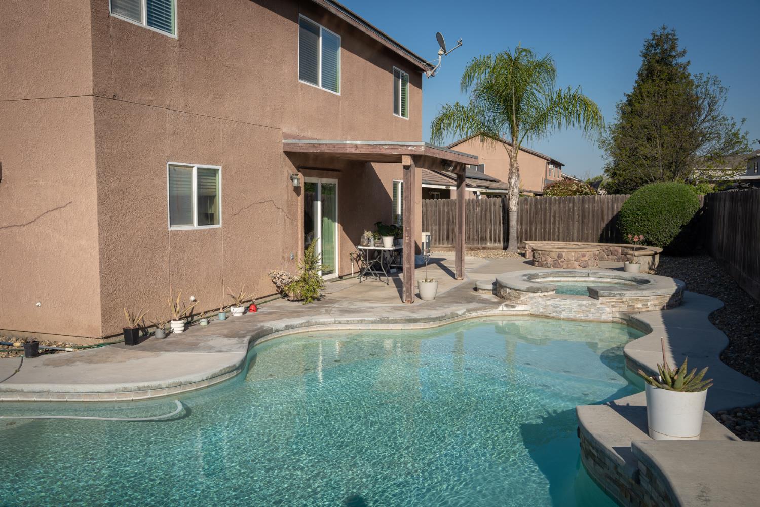 5441 W pine Ave, Fresno, CA 93722