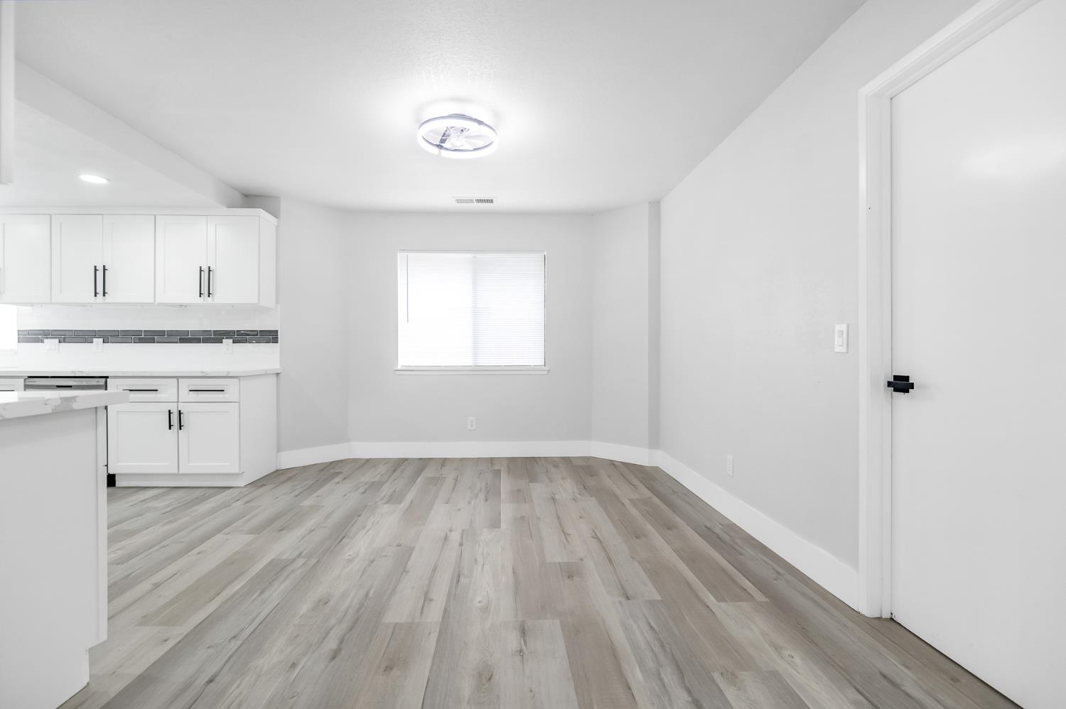 1828 S hillcrest Dr, Visalia, CA 93292