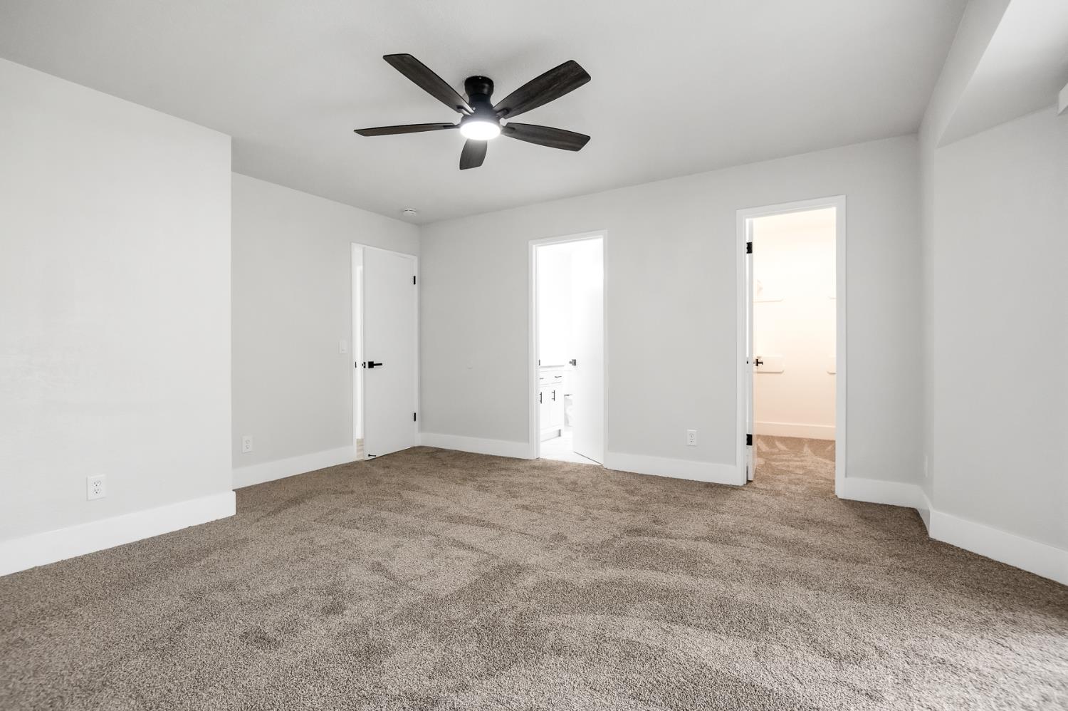 1828 S hillcrest Dr, Visalia, CA 93292