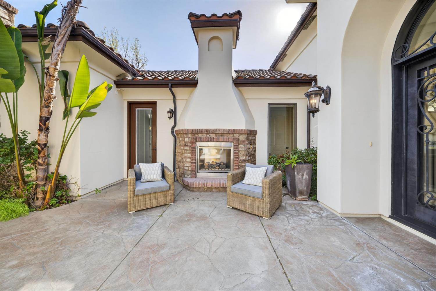 214 W Bluff Ave, Fresno, CA 93711