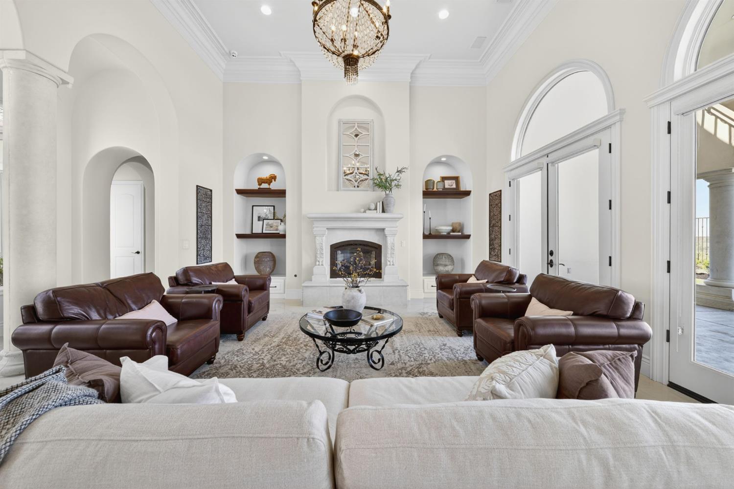 214 W Bluff Ave, Fresno, CA 93711