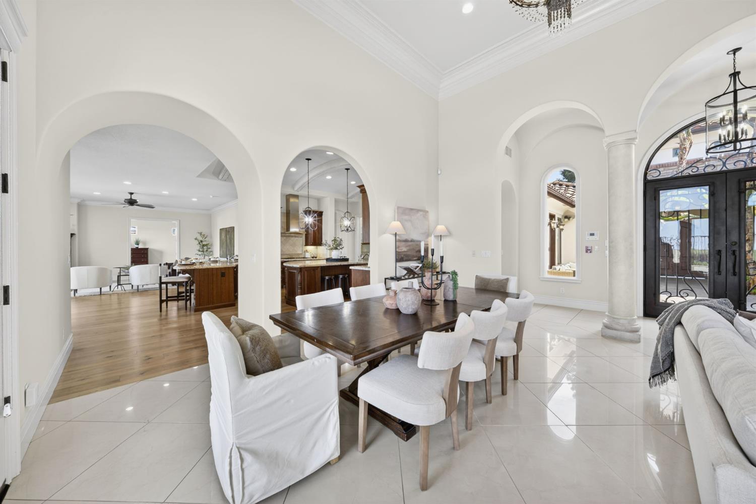 214 W Bluff Ave, Fresno, CA 93711