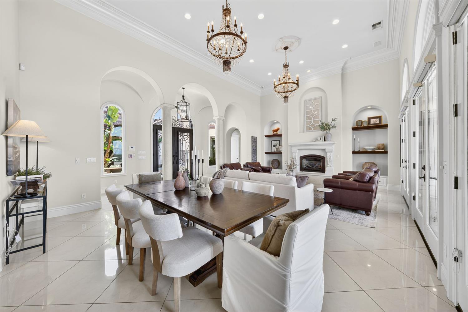 214 W Bluff Ave, Fresno, CA 93711