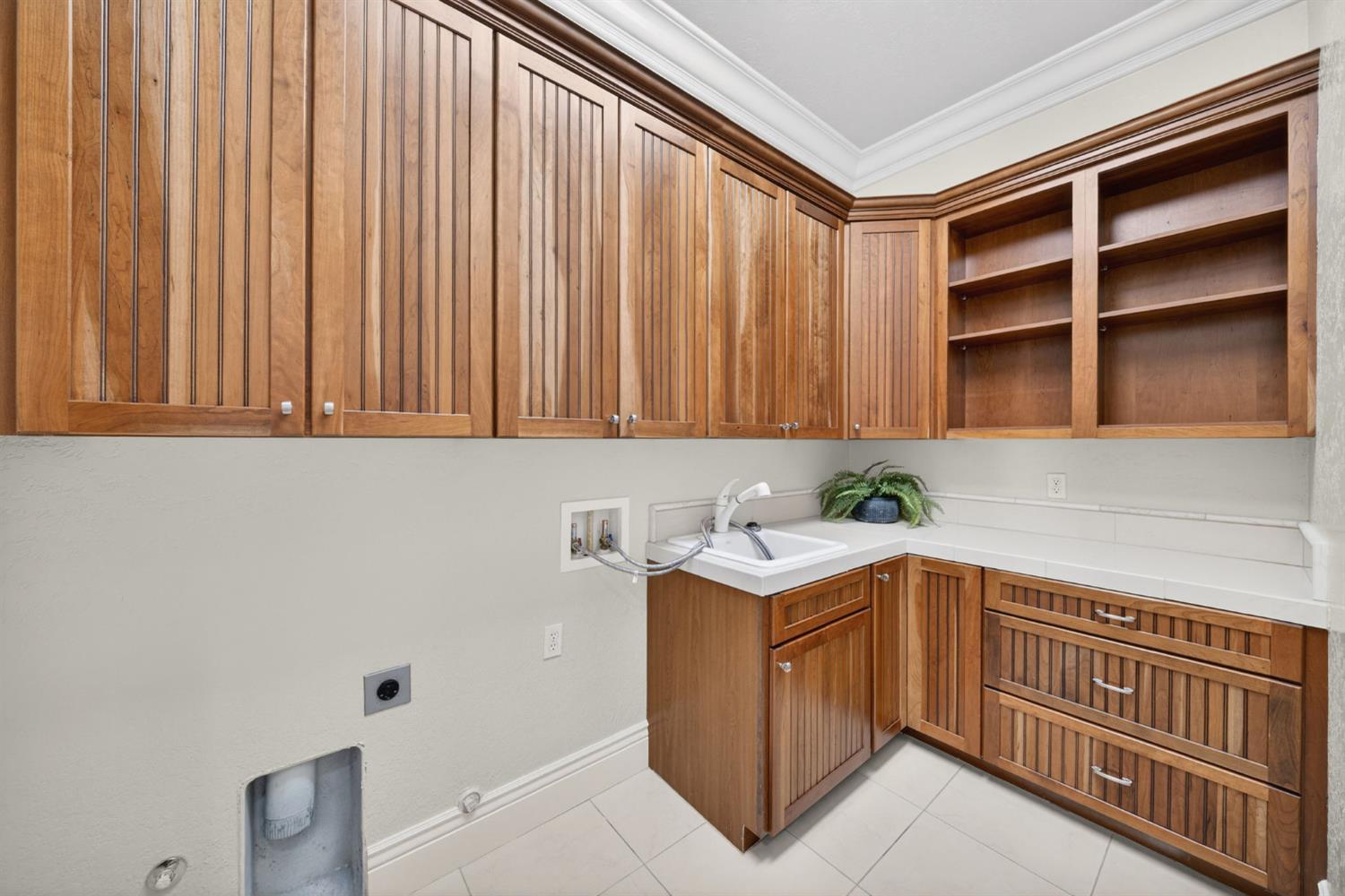 214 W Bluff Ave, Fresno, CA 93711