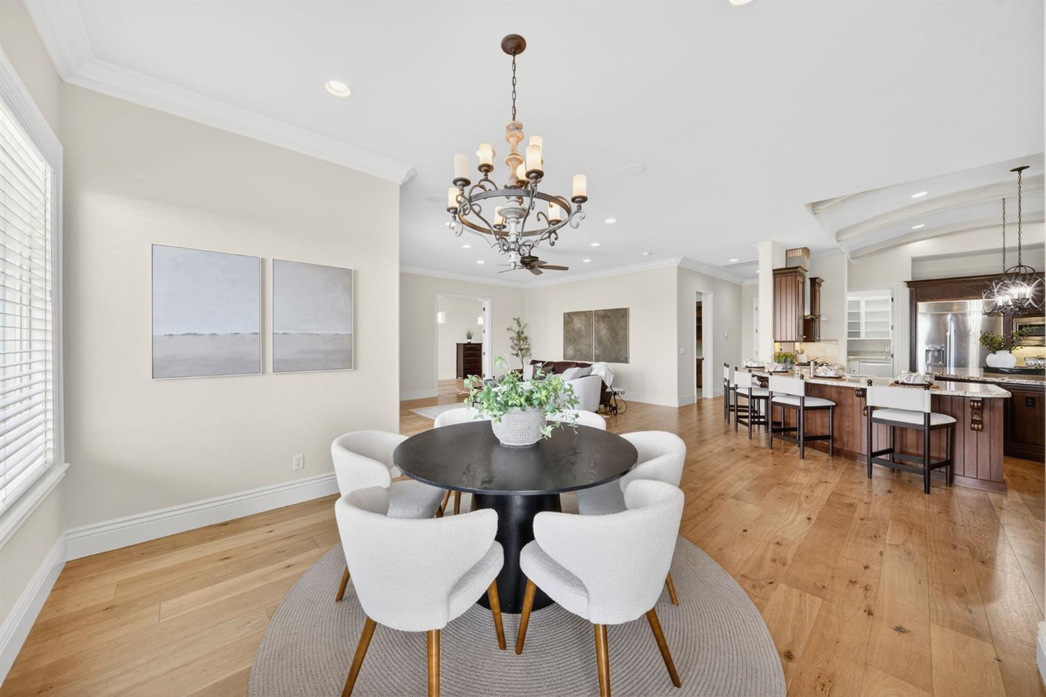 214 W Bluff Ave, Fresno, CA 93711