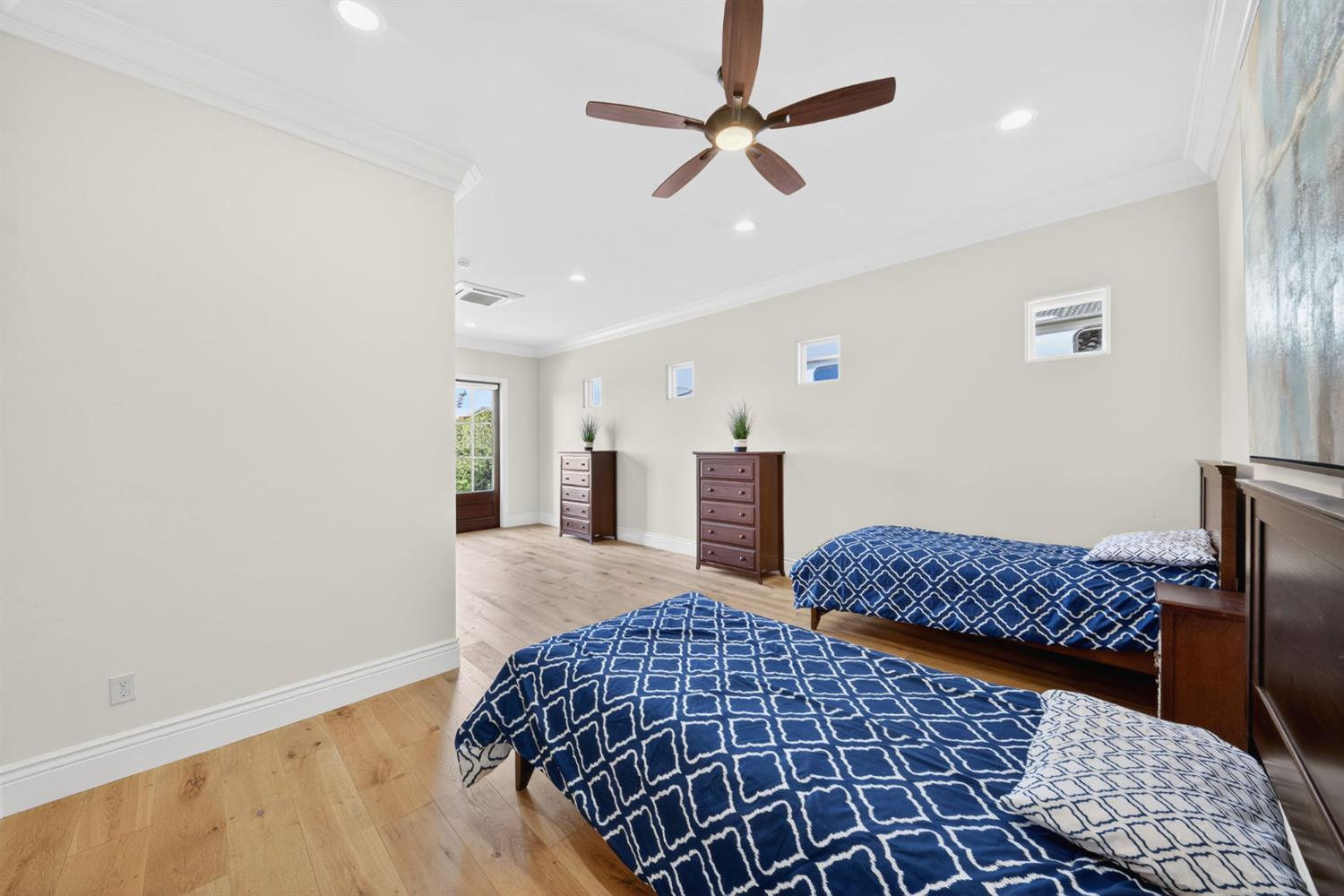 214 W Bluff Ave, Fresno, CA 93711