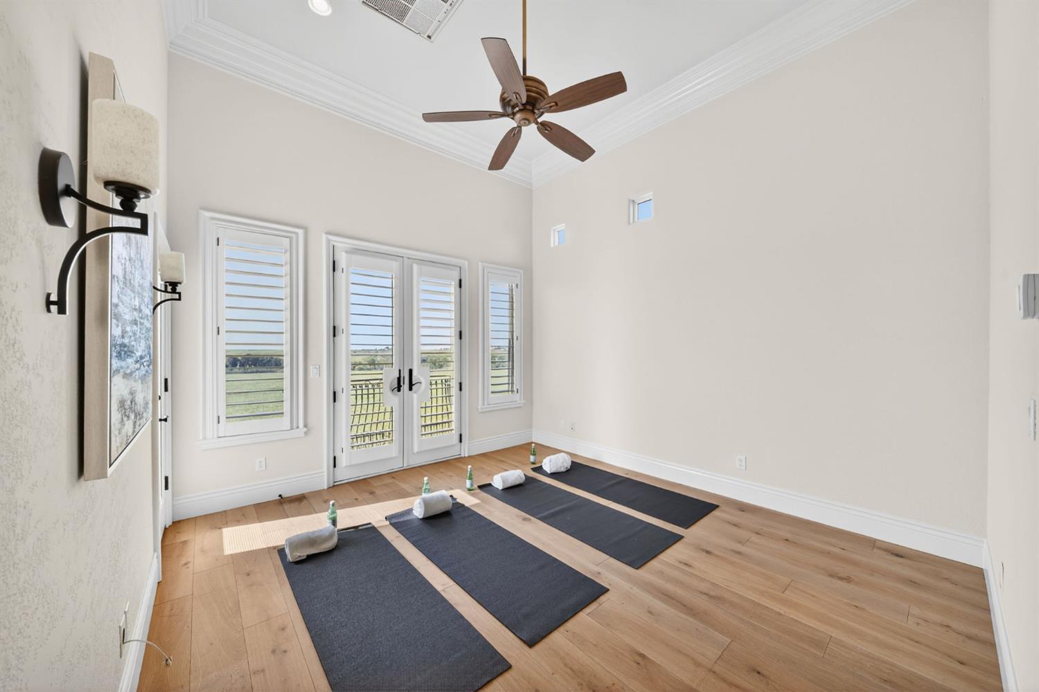 214 W Bluff Ave, Fresno, CA 93711