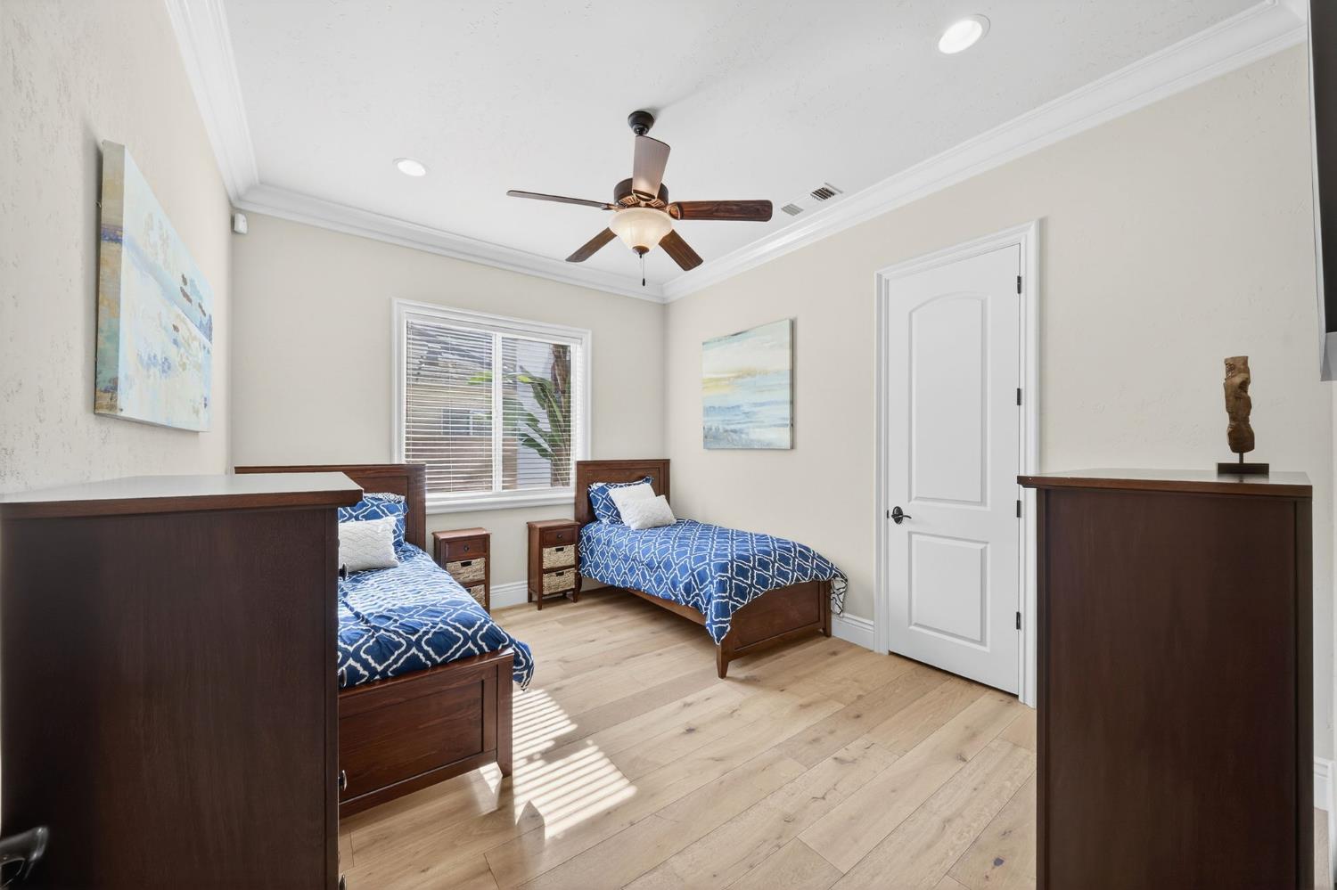 214 W Bluff Ave, Fresno, CA 93711