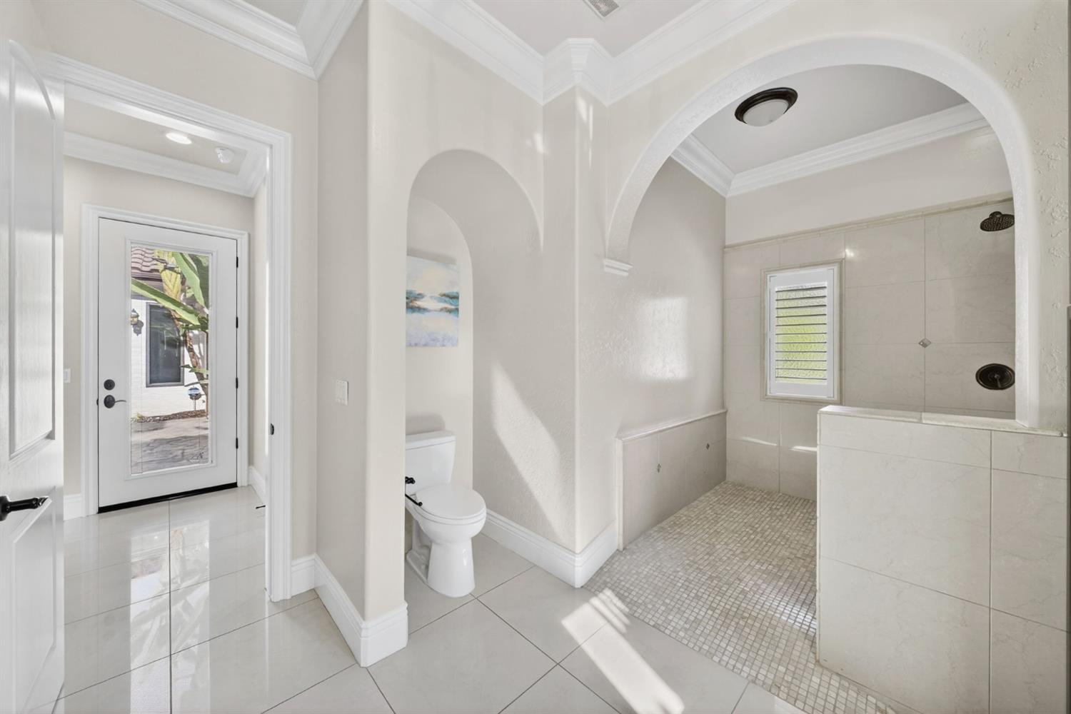 214 W Bluff Ave, Fresno, CA 93711