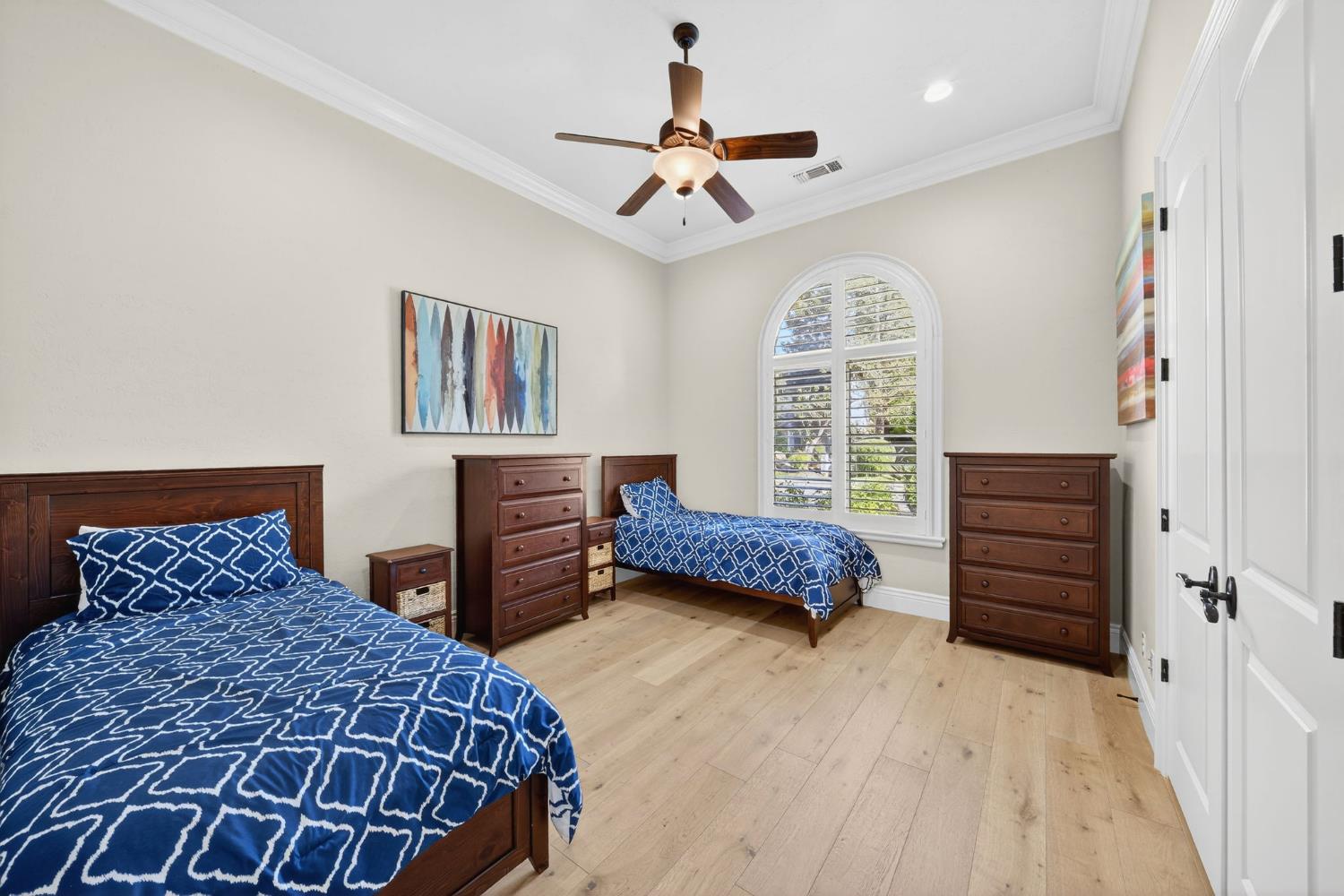 214 W Bluff Ave, Fresno, CA 93711